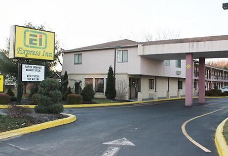 Express Inn - Wall Farmingdale Экстерьер фото