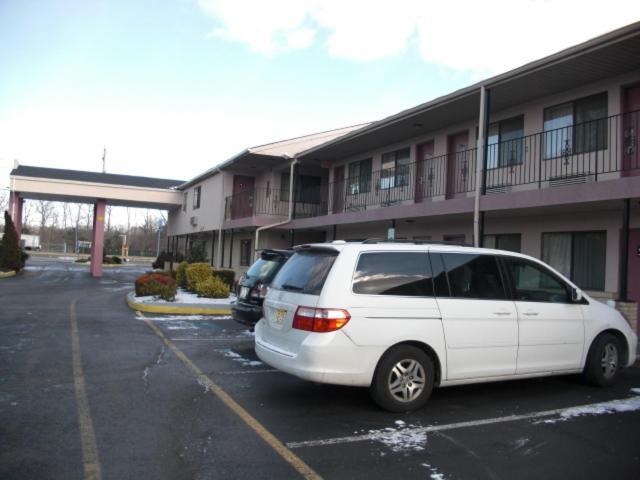 Express Inn - Wall Farmingdale Экстерьер фото